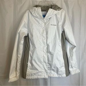 Columbia Women's Snow Jacket - White and Gray